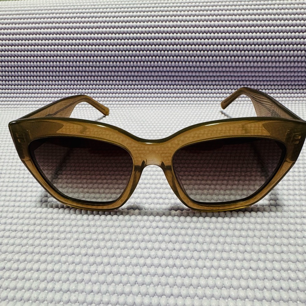 Iconic Stylish Brown Sunglasses